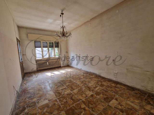 Villetta indipendente in vendita di 200 m² in Via Luigi Mariutto