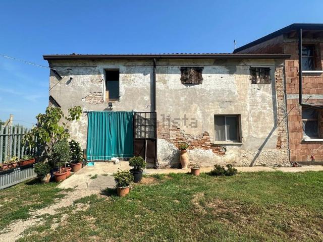 Villetta indipendente in vendita di 200 m² in Via Motta