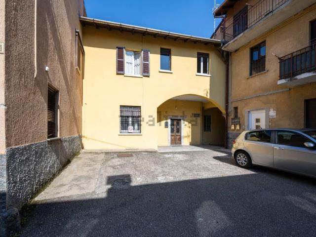 Villetta indipendente in vendita di 200 m² in Via Monte Cengio