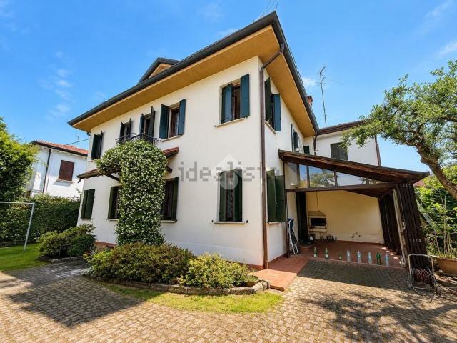 Villetta indipendente in vendita di 200 m² in Via Monte Cengio, 45