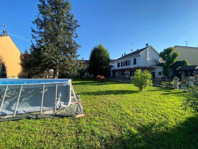 Villetta indipendente in vendita di 200 m² in Via Maestra