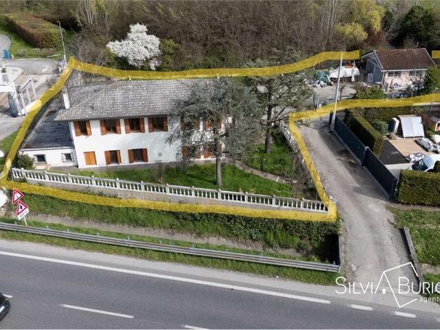 Villetta indipendente in vendita di 200 m² in Via Martiri della Libertà, 169