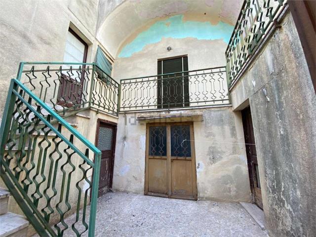 Villetta indipendente in vendita di 200 m² in Via Nizza, 24