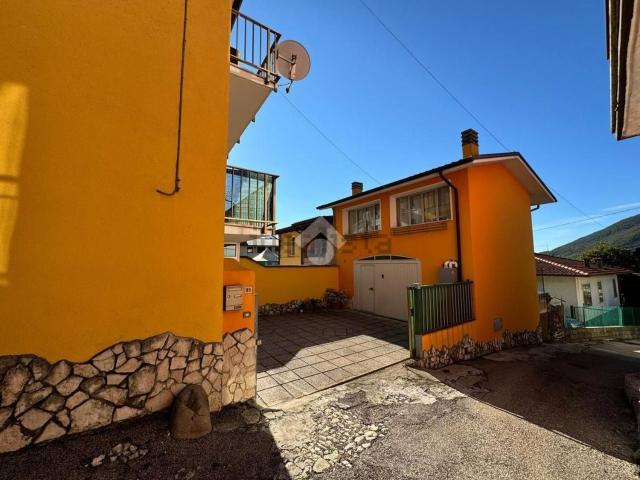 Villetta indipendente in vendita di 200 m² in Via San Lorenzo, 91