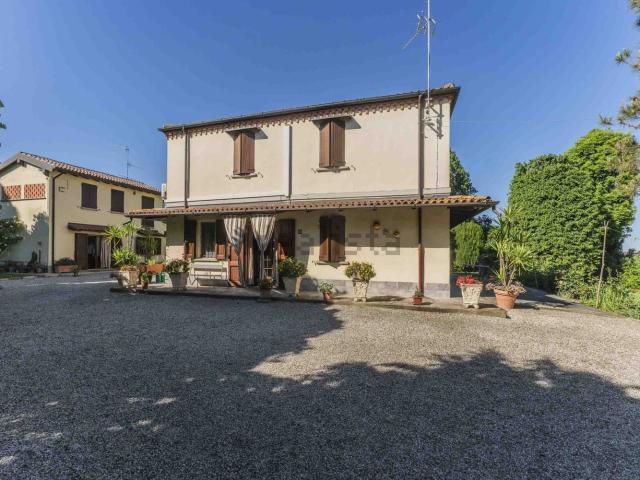Villetta indipendente in vendita di 200 m² in Via Sant&apos Alberto, 15