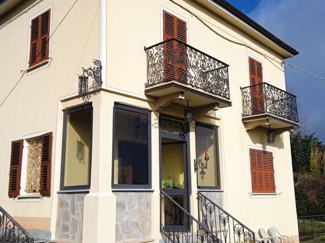 Villetta indipendente in vendita di 200 m² in Via Santuario