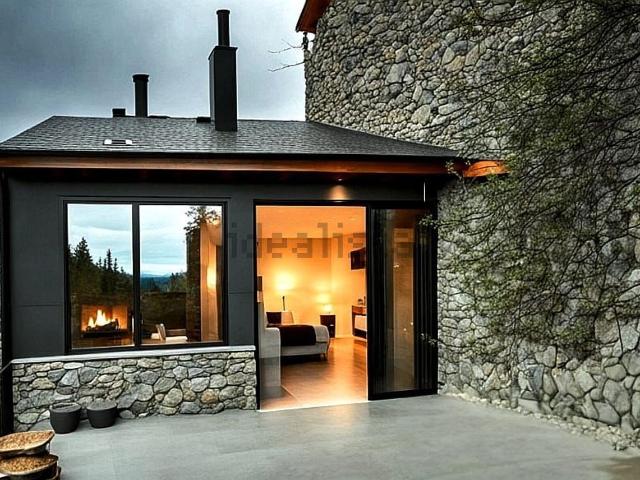 Villetta indipendente in vendita di 200 m² in Via Serino, 46