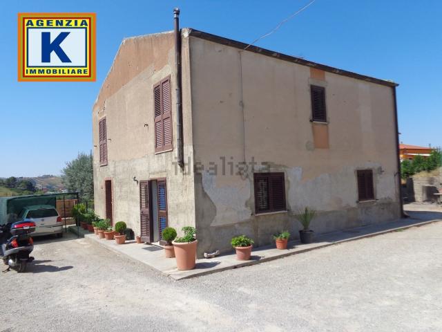 Villetta indipendente in vendita di 200 m² in Via Serra dei Gessi