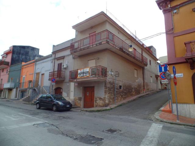 Villetta indipendente in vendita di 200 m² in Via P. G. Zingaropoli