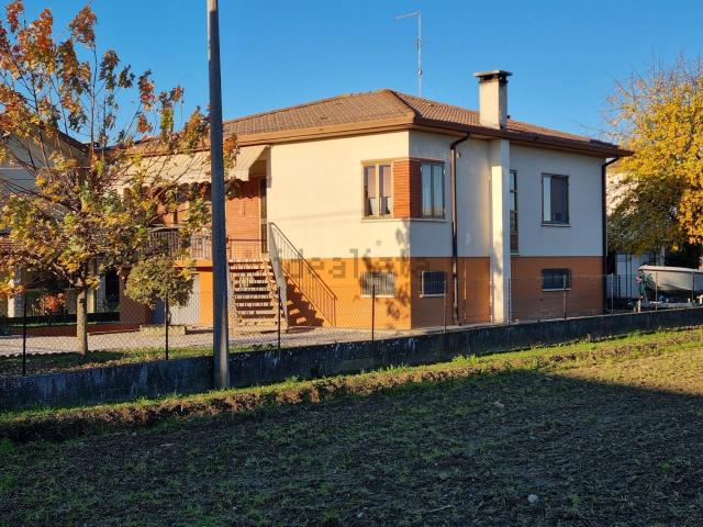 Villetta indipendente in vendita di 200 m² in Via Pocenia