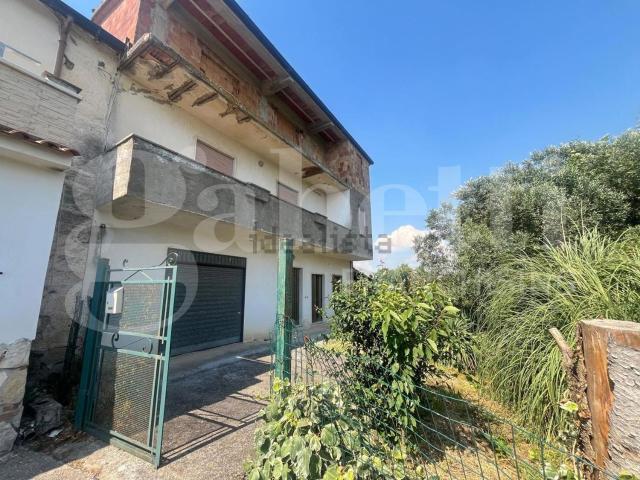Villetta indipendente in vendita di 200 m² in Via Ponte Pellegrino