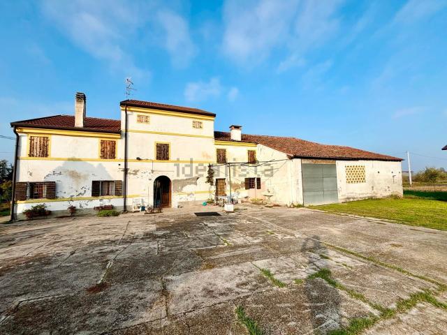 Villetta indipendente in vendita di 200 m² in Via Pezzone