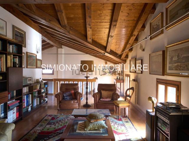 Villetta indipendente in vendita di 200 m² in Via Perugino