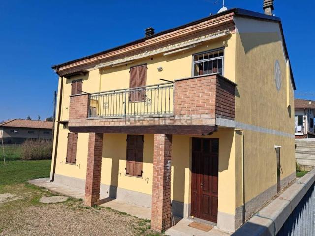 Villetta indipendente in vendita di 200 m² in Via Piacenza