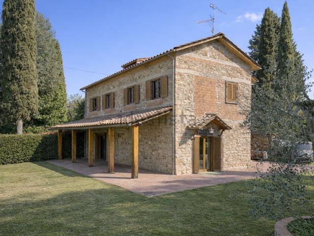 Villetta indipendente in vendita di 200 m² in Via Pian di Pancole