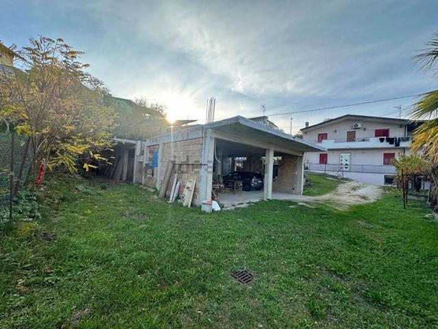 Villetta indipendente in vendita di 200 m² in Via Pietro Nenni