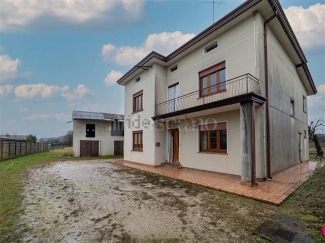 Villetta indipendente in vendita di 200 m² in Via Roveredo