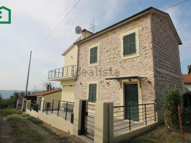 Villetta indipendente in vendita di 200 m² in Via Roma