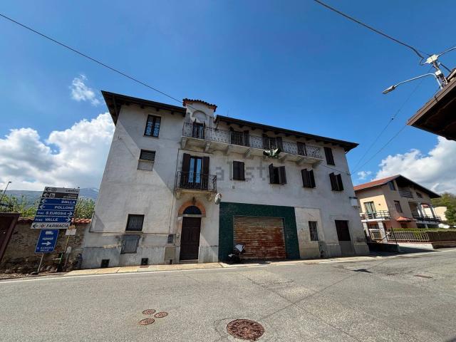 Villetta indipendente in vendita di 200 m² in Via Roma, 11