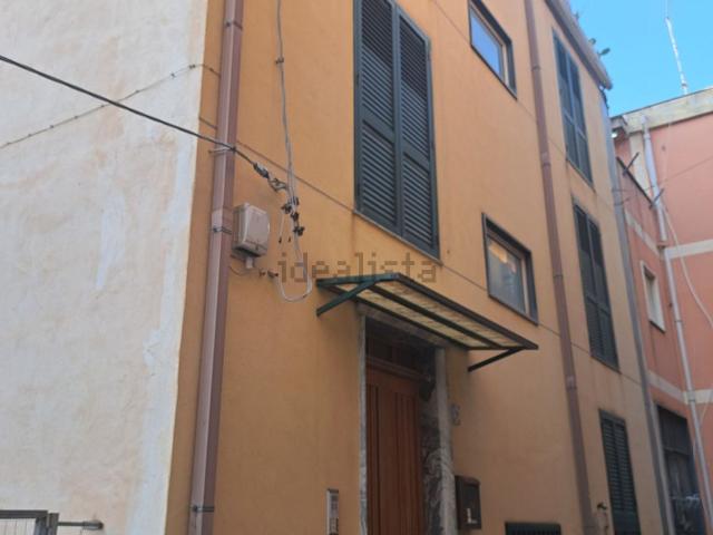 Villetta indipendente in vendita di 200 m² in Via Romagnosi