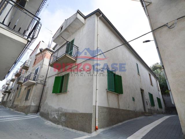 Villetta indipendente in vendita di 200 m² in Via Torino, 1
