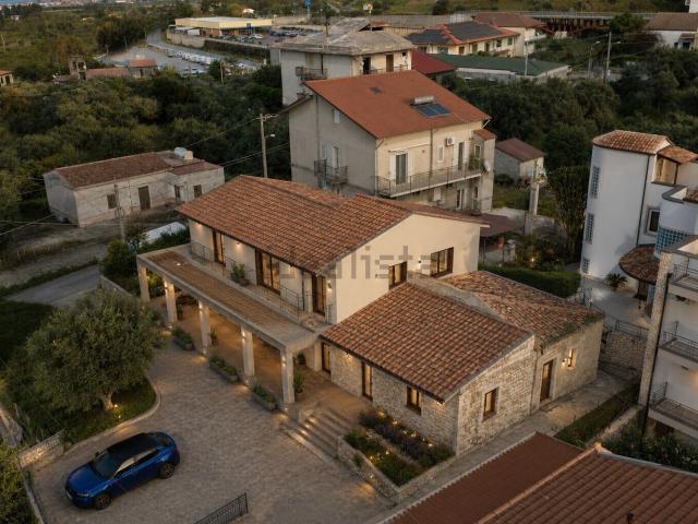 Villetta indipendente in vendita di 200 m² in Via Torrecandele