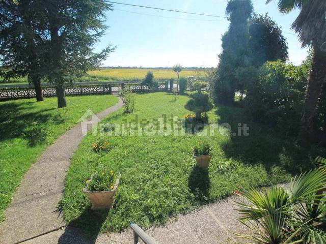 Villetta indipendente in vendita di 200 m² in Via Tabina, 43