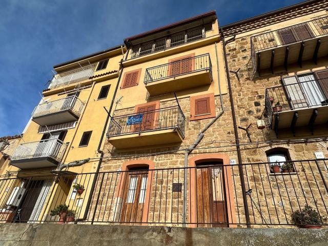 Villetta indipendente in vendita di 200 m² in Via teatro, 68