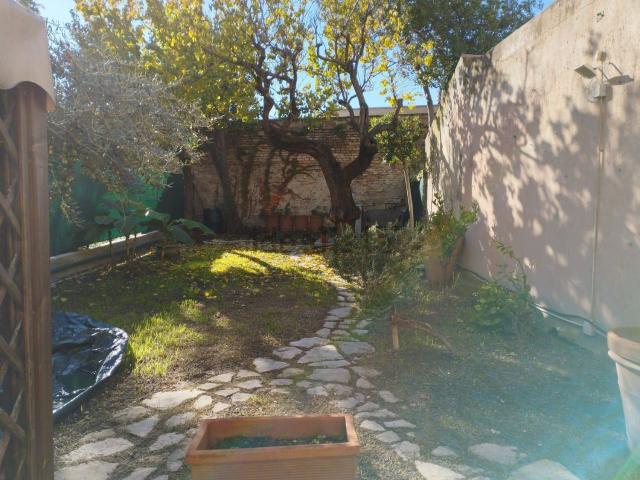 Villetta indipendente in vendita di 200 m² in Via Telesforo Bertozzini