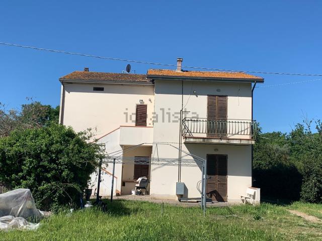 Villetta indipendente in vendita di 200 m² in Via trasimeno I