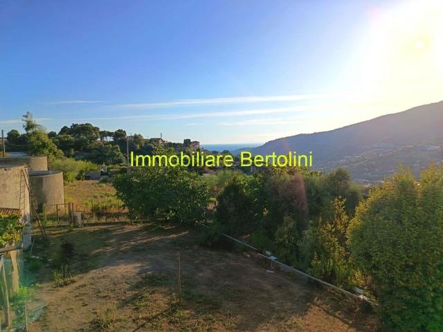 Villetta indipendente in vendita di 200 m² in Via Umberto