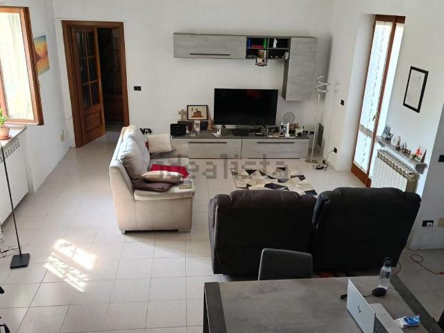 Villetta indipendente in vendita di 200 m² in Via Vittorio Veneto, 21
