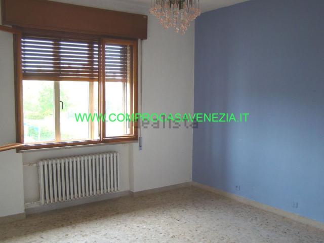 Villetta indipendente in vendita di 200 m² in Via Vittorio Veneto