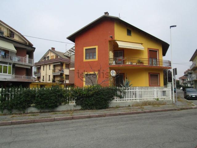 Villetta indipendente in vendita di 200 m² in Via Villanova, 11