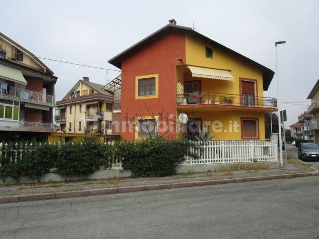 Villetta indipendente in vendita di 200 m² in Via Villanova, 11