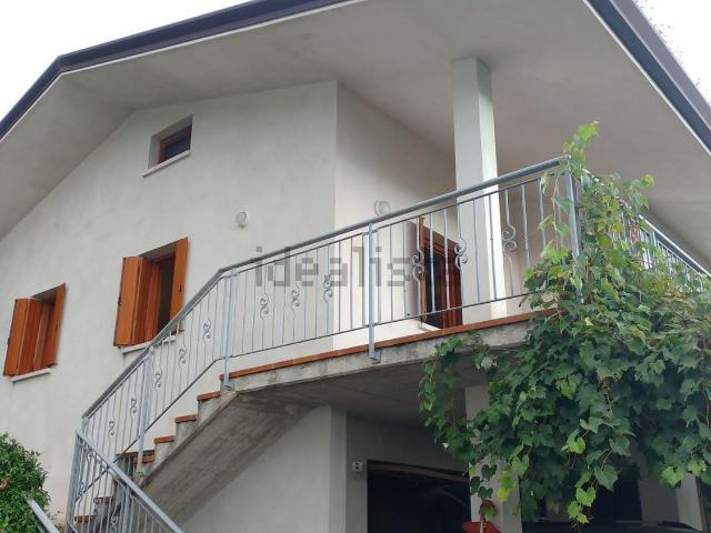Villetta indipendente in vendita di 200 m² in Via Zancans