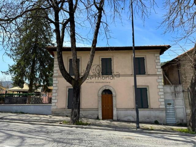 Villetta indipendente in vendita di 200 m² in Viale Martiri della Resistenza