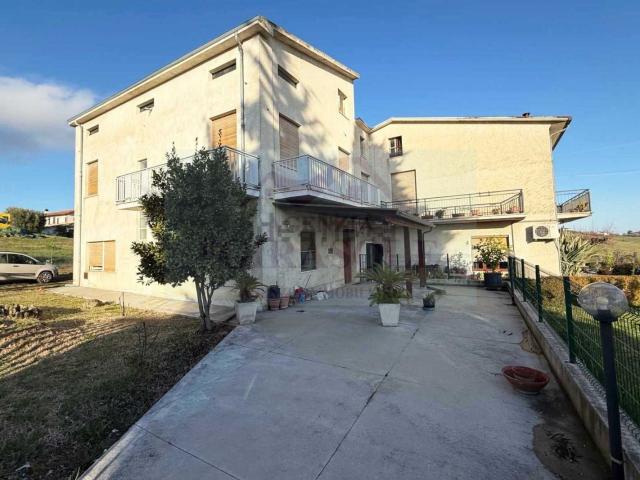 Villetta indipendente in vendita di 200 m² in Viale Roma, 58