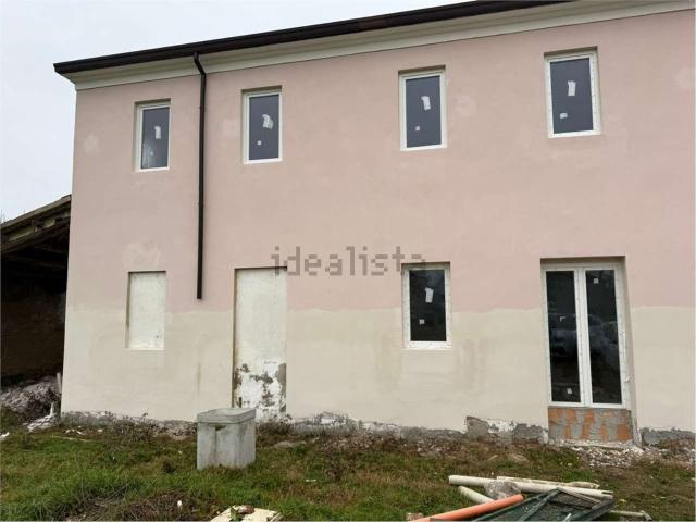 Villetta indipendente in vendita di 200 m² in Viale Sicilia, 4