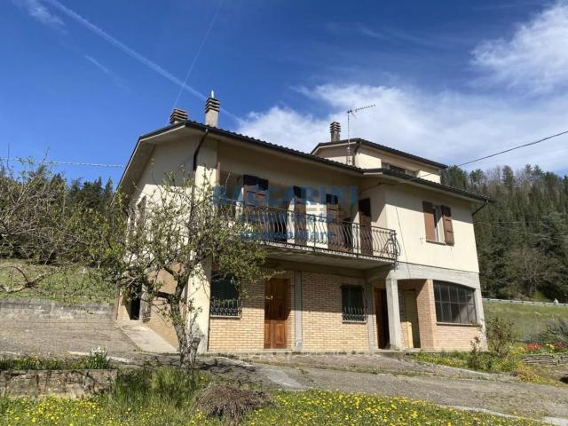 Villetta indipendente in vendita di 200 m² in Viale Stazione, 36