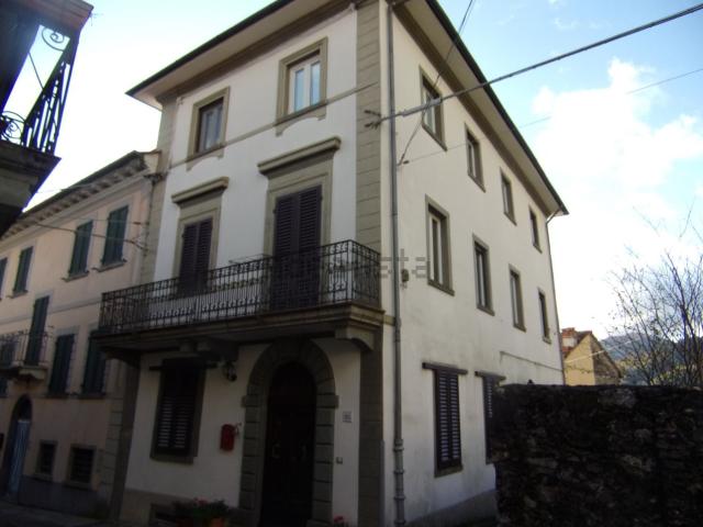 Villetta indipendente in vendita di 200 m² in Vico Pancellorum
