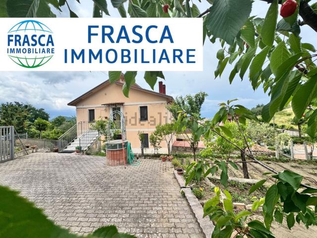 Villetta indipendente in vendita di 200 m² in Contrada Lago Superiore