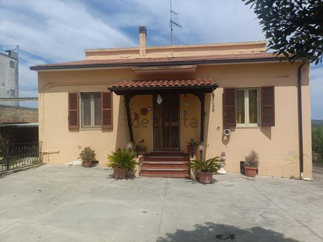 Villetta indipendente in vendita di 200 m² in Contrada Montupoli Avenna