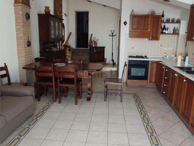 Villetta indipendente in vendita di 200 m² in Corso Umberto I, 100