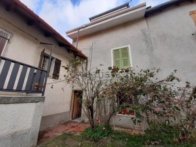 Villetta indipendente in vendita di 200 m² in Frazione cavalleri