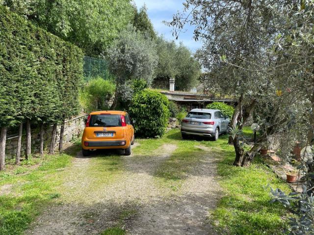 Villetta indipendente in vendita di 200 m² in Piazza Mino da Fiesole