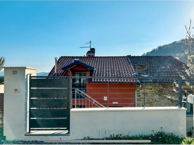 Villetta indipendente in vendita di 200 m² in Strada Comunale per Borgosesia