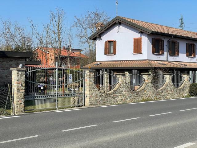 Villetta indipendente in vendita di 200 m² in Strada Acqui