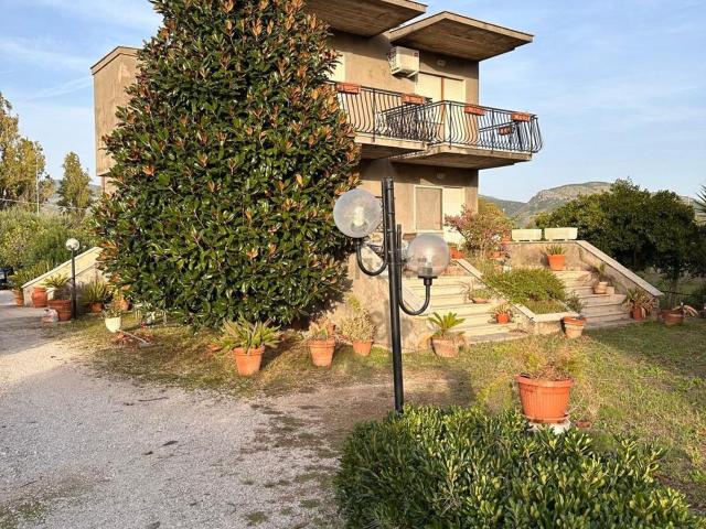 Villetta indipendente in vendita di 200 m² in Strada Statale 7