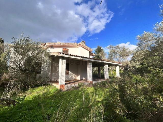 Villetta indipendente in vendita di 200 m² in Strada Vicinale Badde Pedrosa Taniga